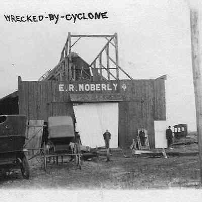  E.R. Moberly barn
