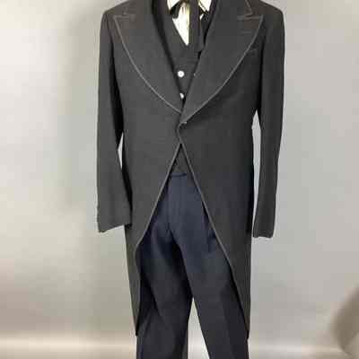 Men’s Black Wool Undertaker Suit