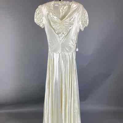 Women’s Ivory Satin Wedding Dress