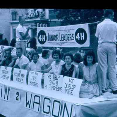 4-H Junior Leaders Parade Float