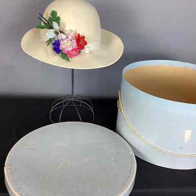 Women's White Wool Felt Floral Hat