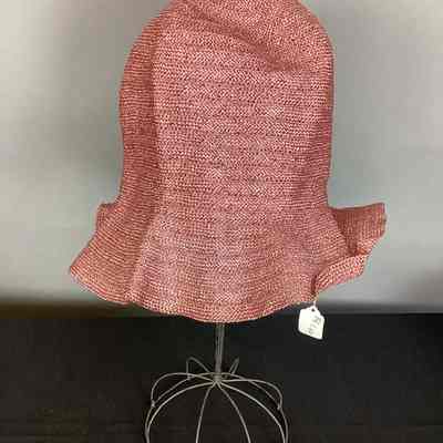 Women’s Pink Straw Cloche