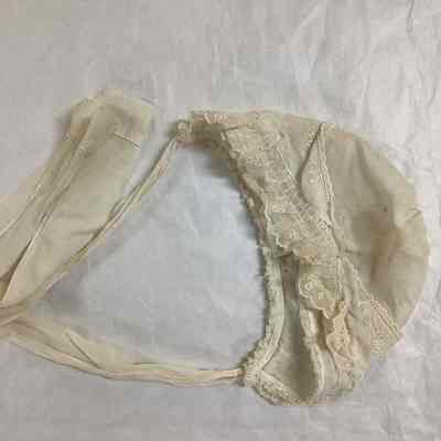 Children's White Lawn Bonnet