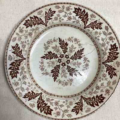 Brown & White Leaf Pattern China Plates