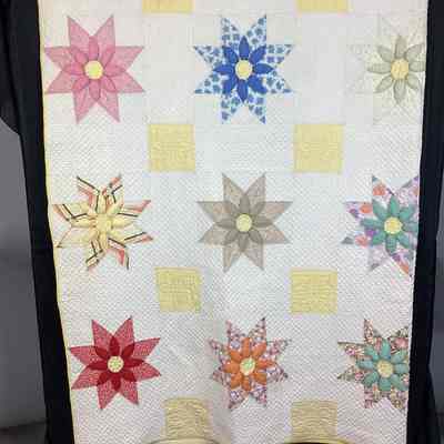 Multicolor Starburst Floral Applique Quilt