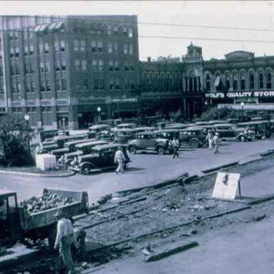 Removing the interurban tracks in 1932