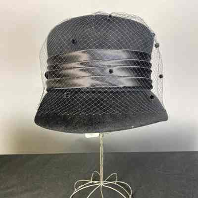 Women's Black Felt Hat w/ Satin Ribbon Band + Netting