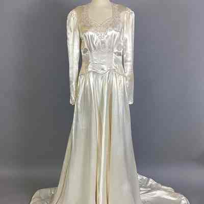 Women's Ivory Silk Wedding Dress
