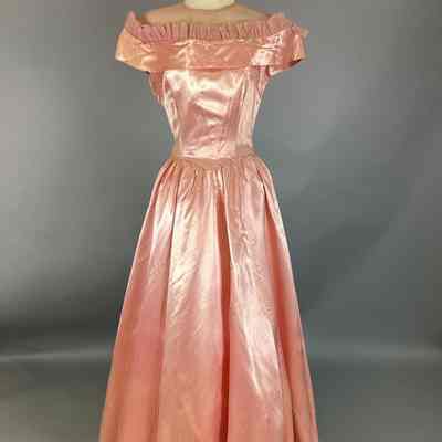 Women’s Peach Satin Bridesmaid Dress