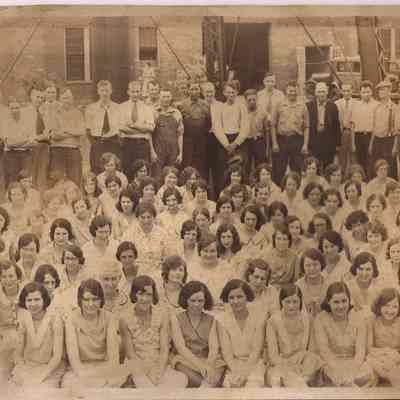 Kennedy Carliner & Bag Co., Employees Group Photo, left side