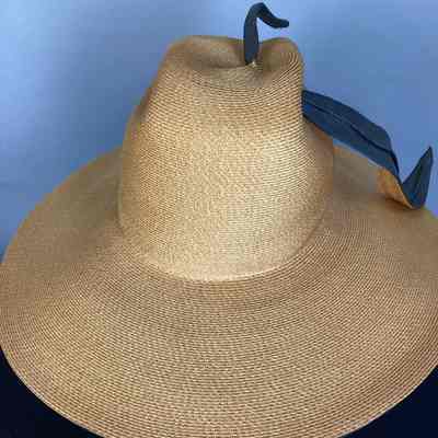 Women's Tan Straw Mushroom Hat