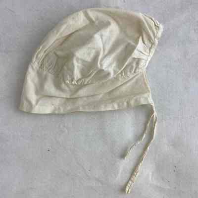 Women's White Muslin Bonnet