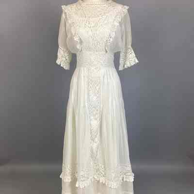 Women’s White Cotton Day Dress w/ Lace Trim
