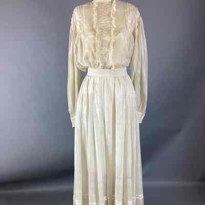 Women’s Ecru Silk Wedding Dress