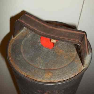 tube, lid with handle