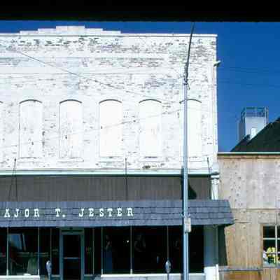 Jester's, Major T., Store