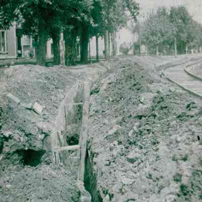 Cave In near Van Ave.