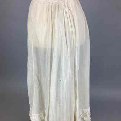 Women’s White Cotton Lawn Skirt