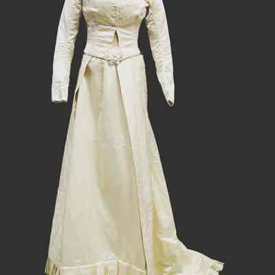 Women's Ivory Silk Wedding Dress