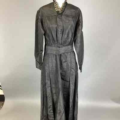 Women's Black Mourning Dress