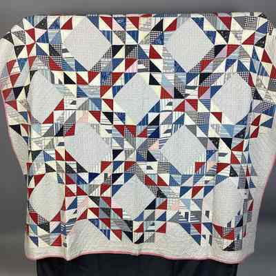 Multicolor Ocean Wave Block Quilt