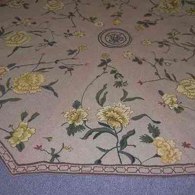 Pink Hand-hooked Floral Rug