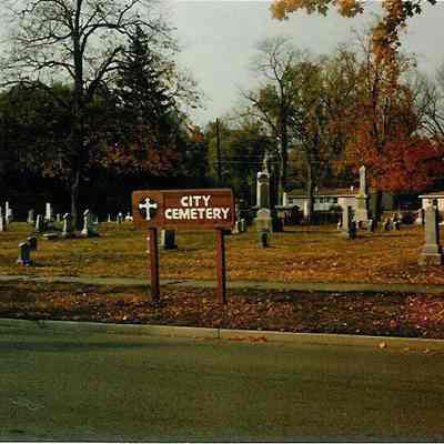 City Cemetery Central States Fiber Corp. Broadway Bonded Oil Cop. E. Broadway