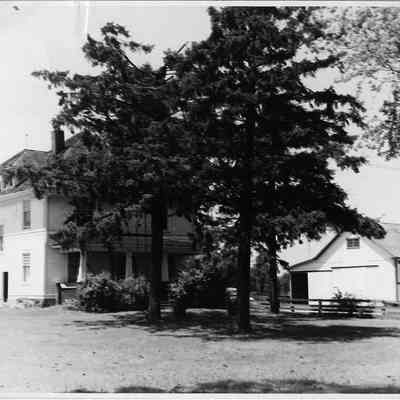 Hungerford, Pearle residence