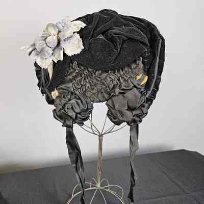 Women's Black Velvet Bonnet w/ Grapes