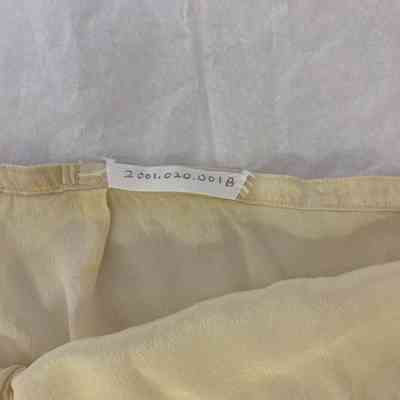 Drawers lace trim-side slits: B