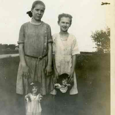 Dorothy Wasson & Unidentified Girl w/ Dolls
