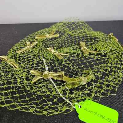 Women's Green Net Veil w/ Velvet Bows