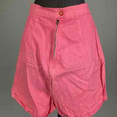 2005.036.004C: Front of shorts