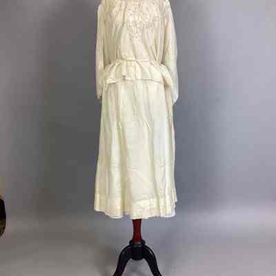 Women's Ivory Silk Wedding Dress