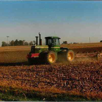 McCrea Farm Fix Equipment