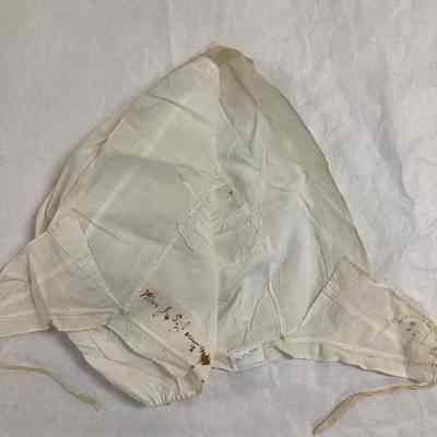 Women's White Cotton Bonnet