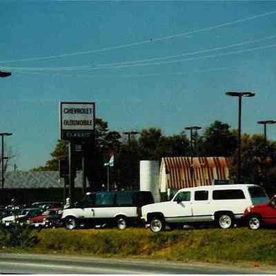 Classic Chev/ Olds Central States Fiber Corp. Broadway Bonded Oil Cop. E. Broadway