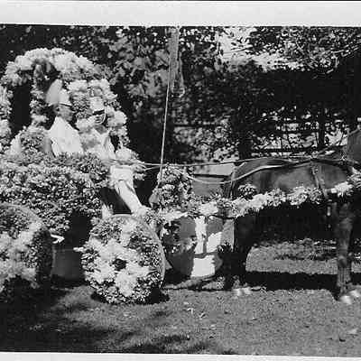 floats from same parade.