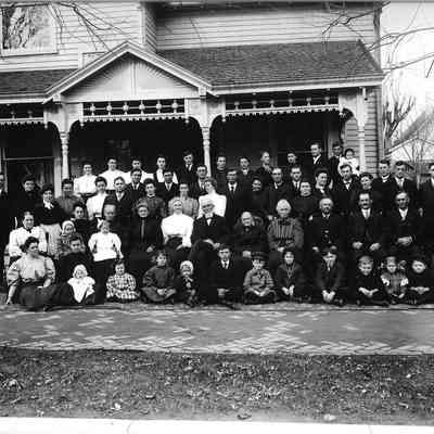 Rhodes Family , Thanksgiving day 1906
