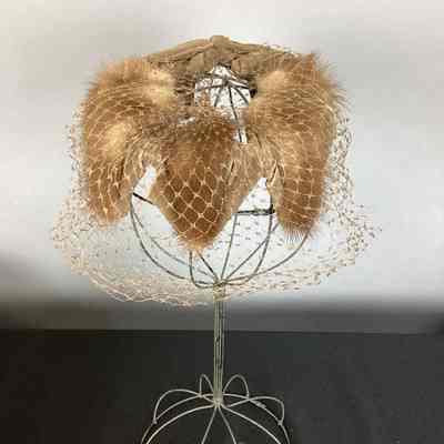 Women's Beige Velvet & Fur Hat w/ Netting