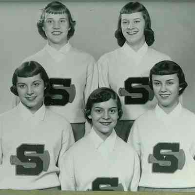 Shelbyville High School Cheerleaders