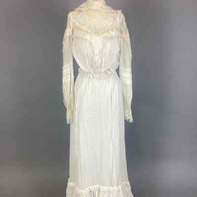 Women’s White Muslin Day Dress