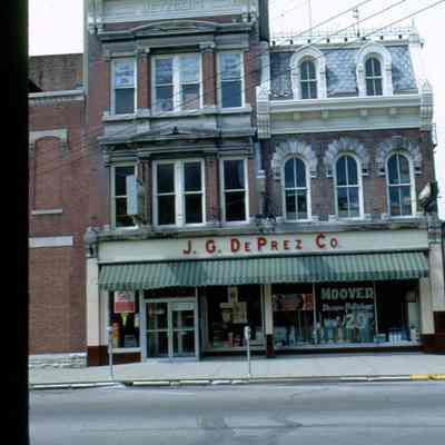 East Washington North Side 1st block