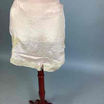 Women's Pink Silk + Ecru Lace Panties