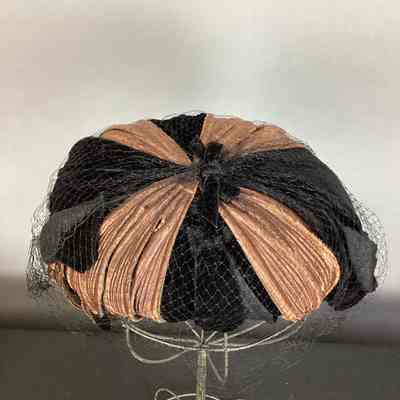 Women's Black & Brown Cloche Hat w/ Netting