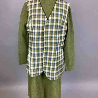 Women's Green & Plaid Wool Outfit