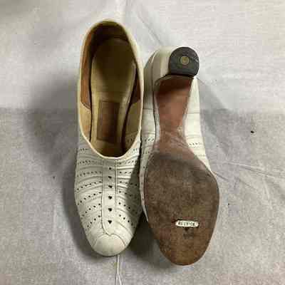 Women's White Leather Pumps