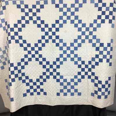 Blue & White Modified Grecian Quilt