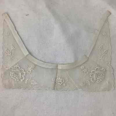 Women's Ecru Net Collar