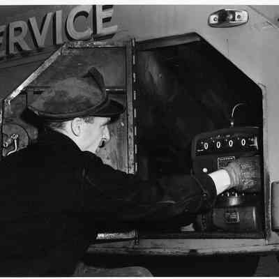  Hites Oil Company/262 E. Broadway